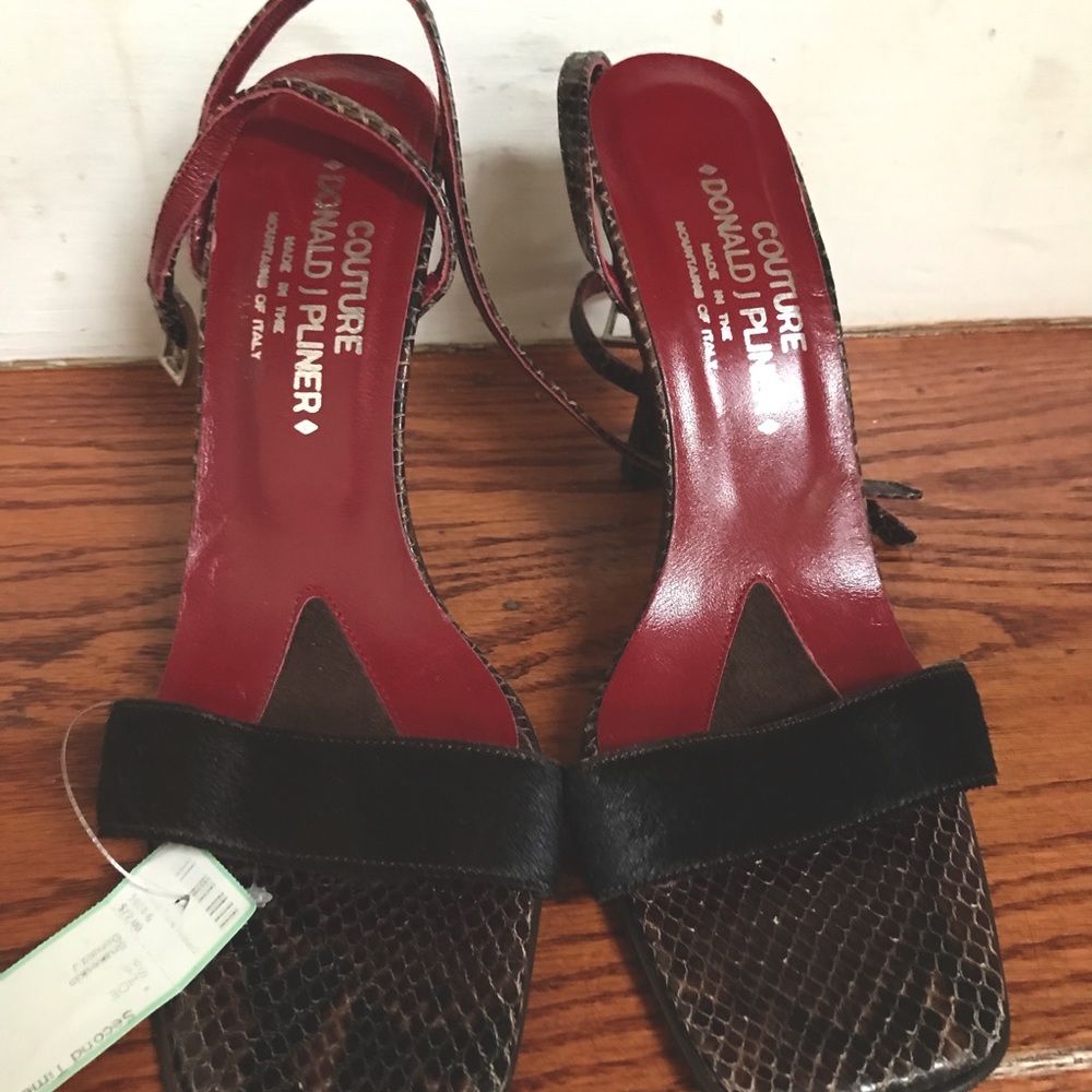 Donald Pliner couture- 3 inch heals straps Sandler